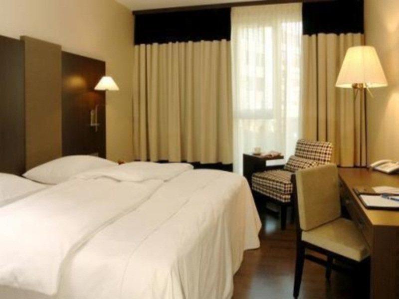 Hotel Nh Kurfuerstendamm 4*